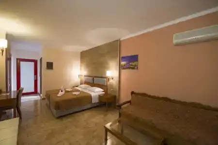 Sandy's Studios & Log-Villas - 2