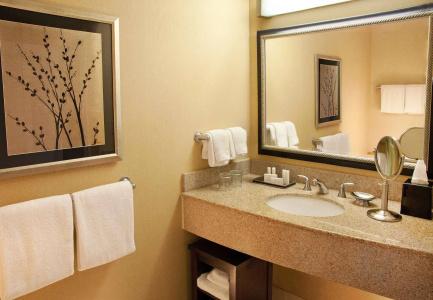 Courtyard by Marriott Seattle/Downtown - 7