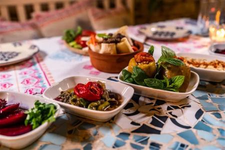 Beyaz Kapi Boutique - 1