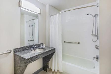 Hilton Garden Inn - 32