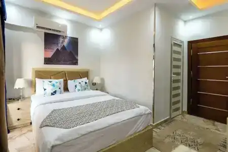 Pyramids View - 86