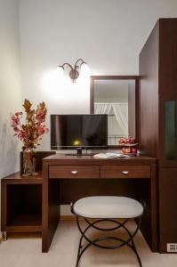 Aeolis Boutique - 171