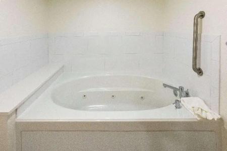 Hampton Inn - 157