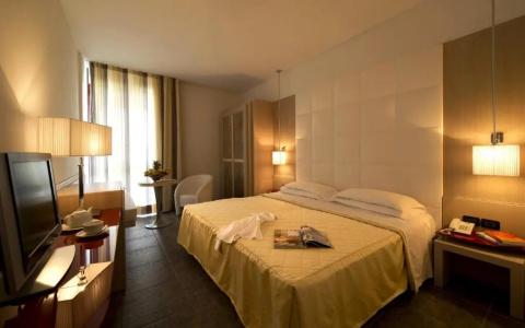 Grand Admiral Palace - 33
