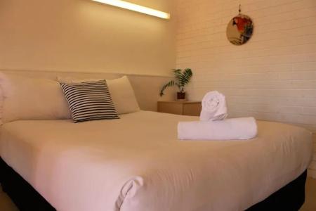 Camden Motor Inn - 67