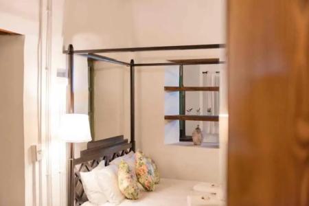 Oinou Strata - Adults Only - 64