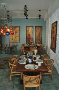 Leone Guest House - 14