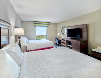 Hampton Inn Midtown-Aksarben - 48