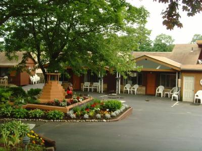 Lake Crest Inn - 51