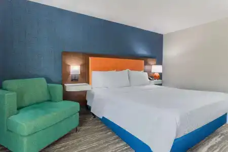 Hampton Inn - 53