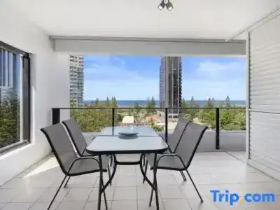 Ultra Broadbeach - 60