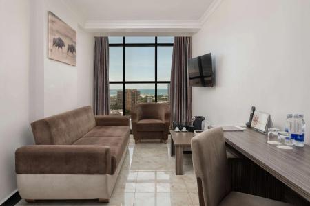Golden Tulip - 65