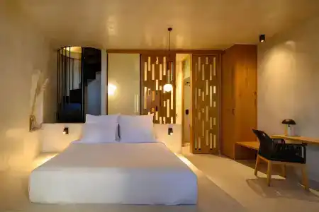 Canvas Suites - 68
