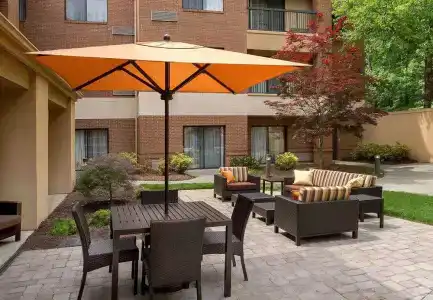Courtyard Research Triangle Park - 16