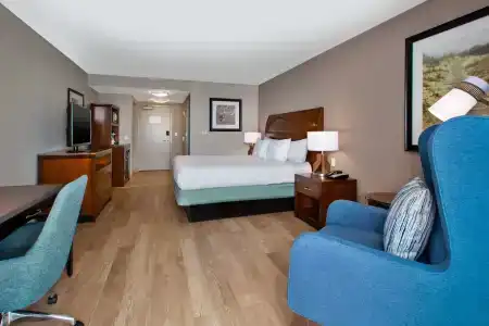 Hilton Garden Inn Virginia Beach Oceanfront - 3