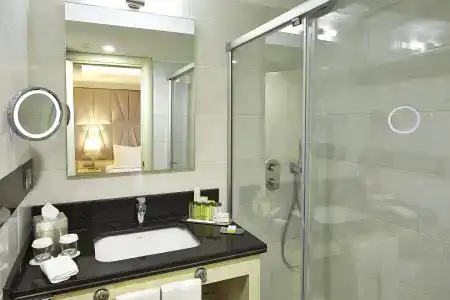 DoubleTree by Hilton Izmir - Alsancak - 8