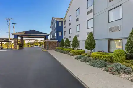 Comfort Inn Nashville West - 24