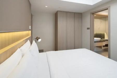 Park Avenue Clemenceau (SG Clean) - 56