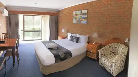 Hume Country Motor Inn - 2
