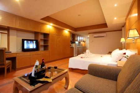 Horizon Patong Beach Resort and Spa - 4