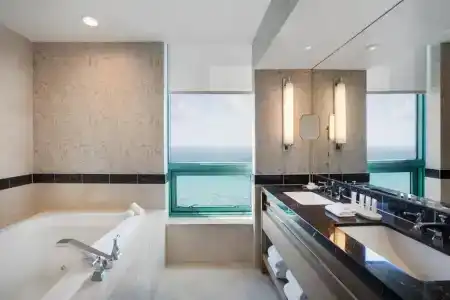 The Diplomat Beach Resort Hollywood, Curio Collection by Hilton - 60