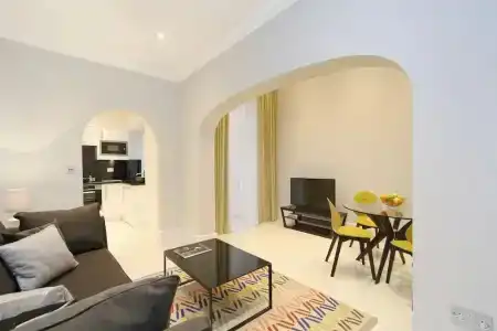 Queensgate Court - 115