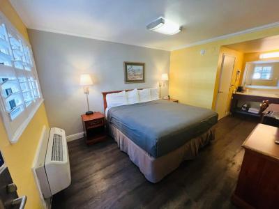 Van Ness Inn - 13