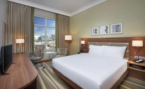 Hilton Garden Inn Dubai Al Muraqabat - Deira - 25