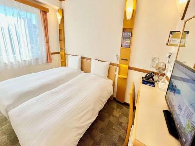 Toyoko Inn Airport - 17