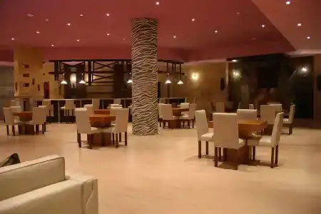 Amwaj Oyoun Resort & Casino - 3