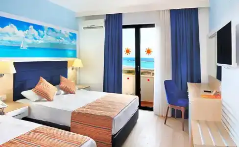 Club Aqua Plaza - 44