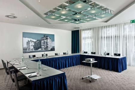 Ramada by Wyndham Dresden - 15