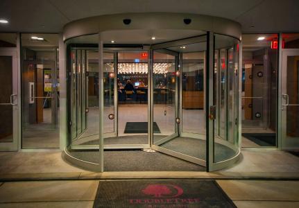DoubleTree by Hilton New York - 24