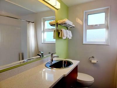 James Bay Inn, Suites & Cottage - 49