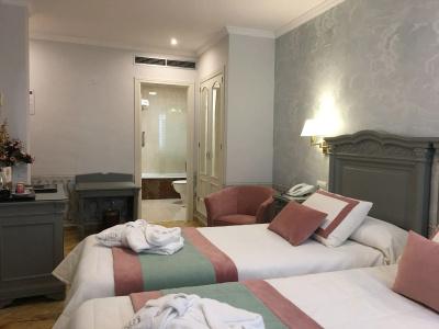 Adriano Boutique Sevilla - 4