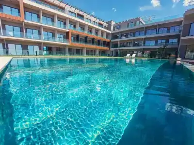 Royal Blue & Residences - 8