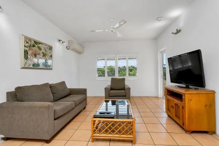 Cairns Reef Apartments & - 2
