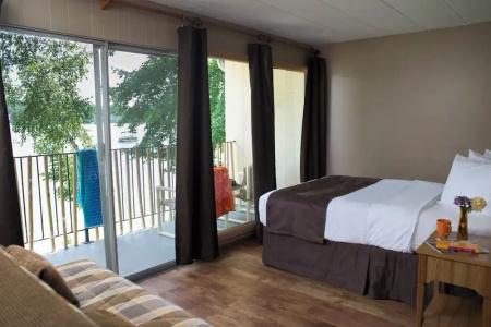Delton Oaks Resort - 47