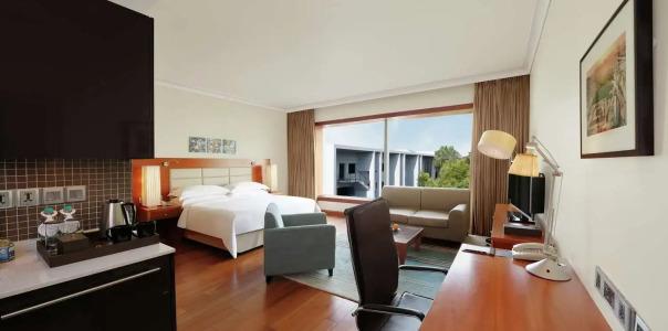 Hilton Bangalore Embassy GolfLinks - 99