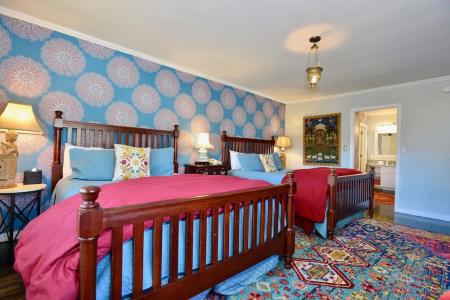 Wilburton Inn - 227