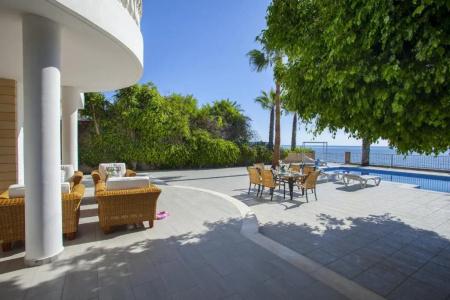 Meneou Beachfront Villa Sunset - 52
