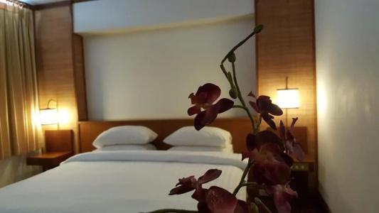 Dusit - 33