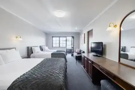 Adelaide Inn - 48