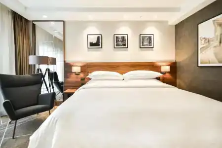 Sheraton - 83