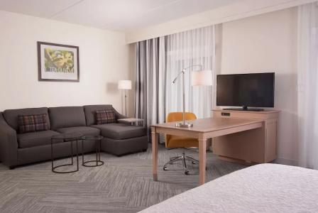 Hampton Inn & Suites by Hilton-Washington Rd - 52