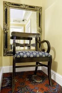 Tudor Court - 35