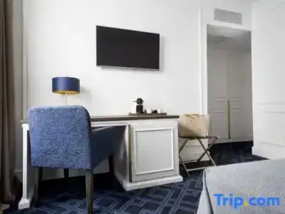 Midmost by Majestic Hotel Group - 37