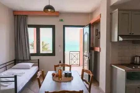 Nisea Samos - 25