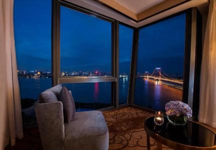 Hilton Wuhan Riverside - 78