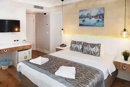 Galata Door - 74